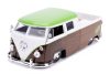 A Galaxis őrzői játékautó figurával - Groot és Volkswagen 1963 Bus Pickup 1:24 - Marvel